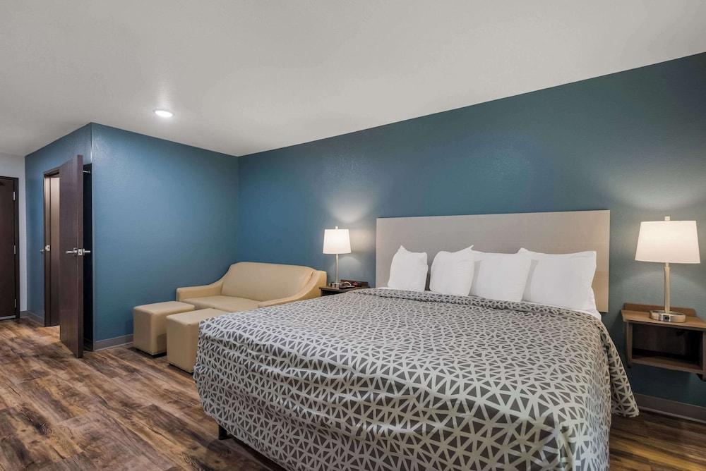 Woodspring Suites Milwaukee - Menomonee Falls photo 24
