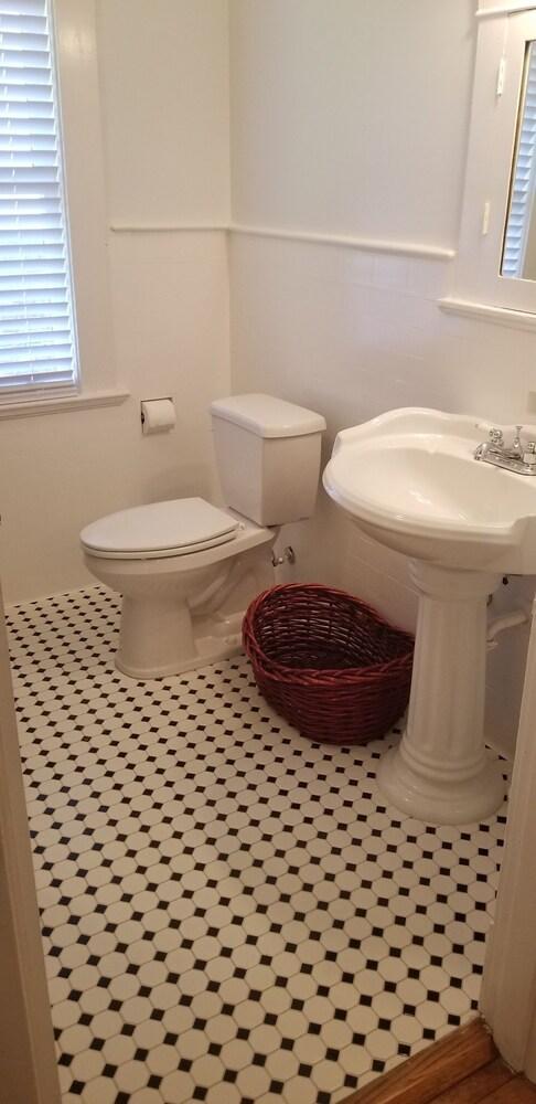 Belvedere Manor photo 6