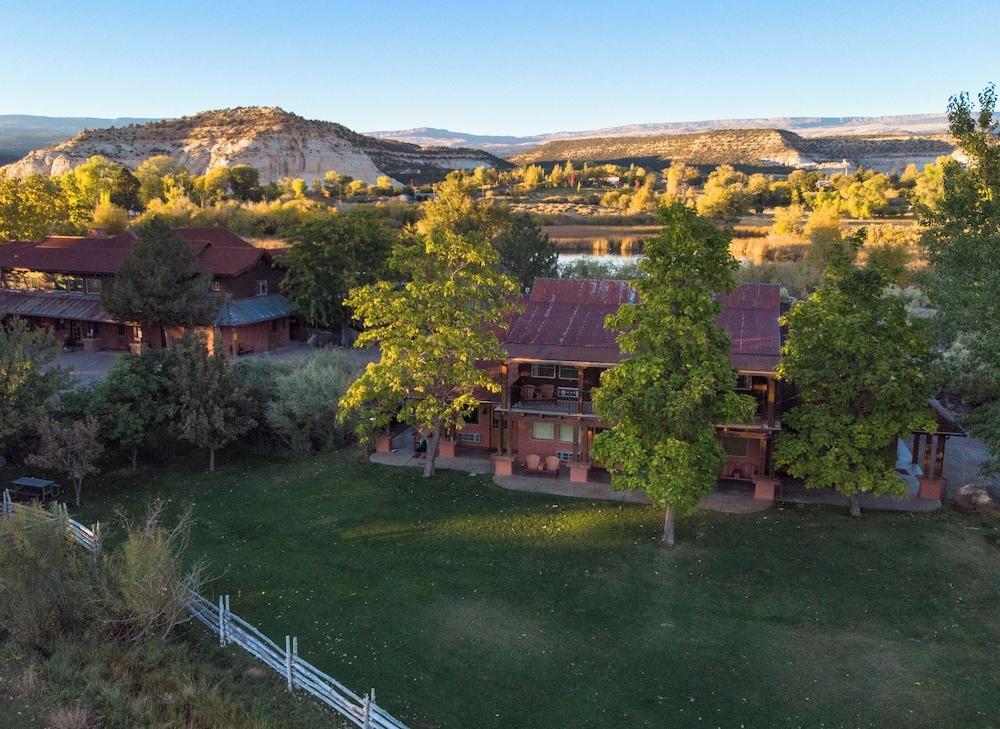 Boulder Mountain Lodge photo 16