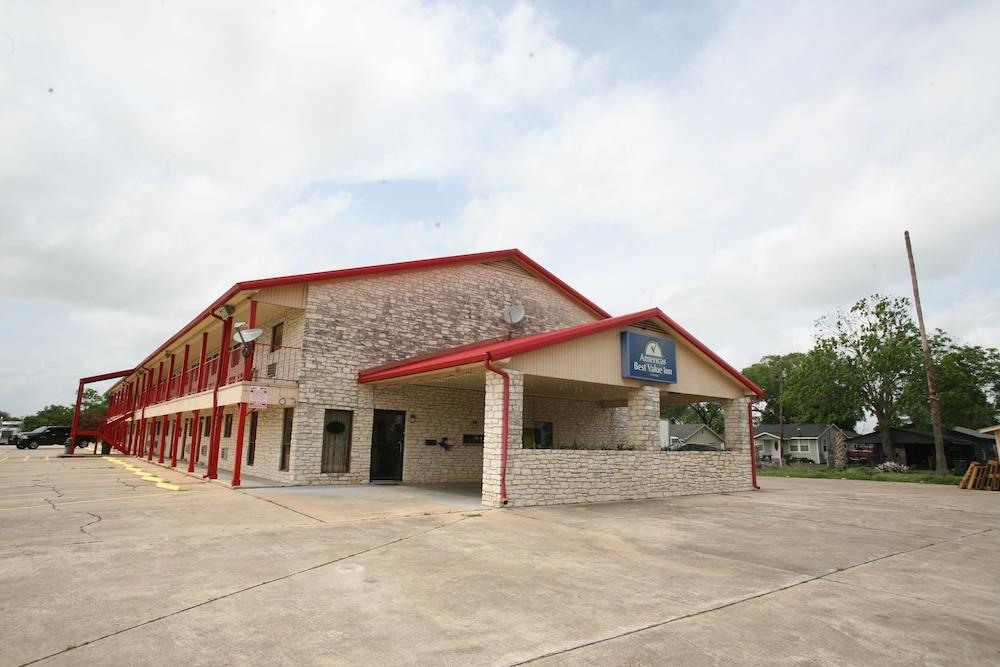 Americas Best Value Inn Edna photo 27