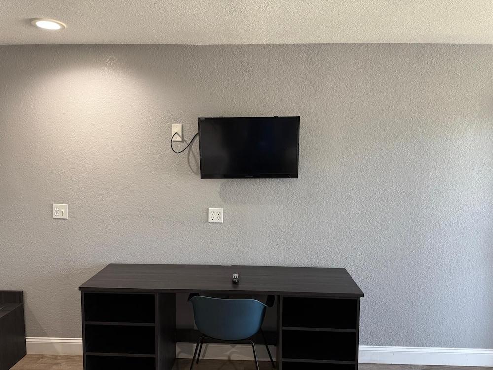 Best Value Inn Garland photo 5