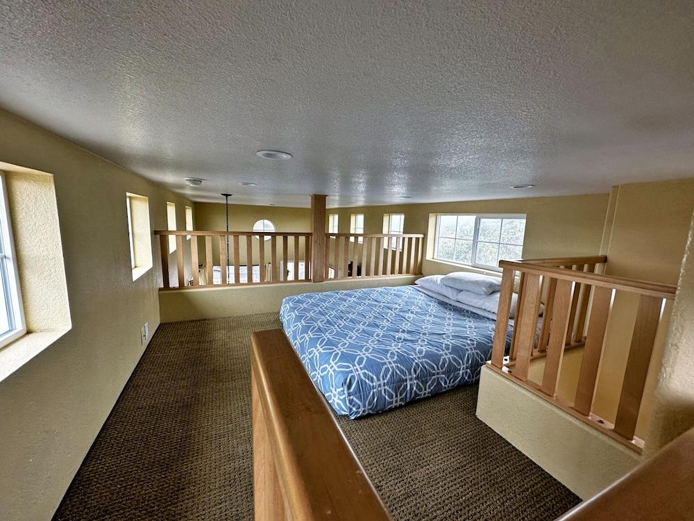 Marina Dunes RV Resort photo 2
