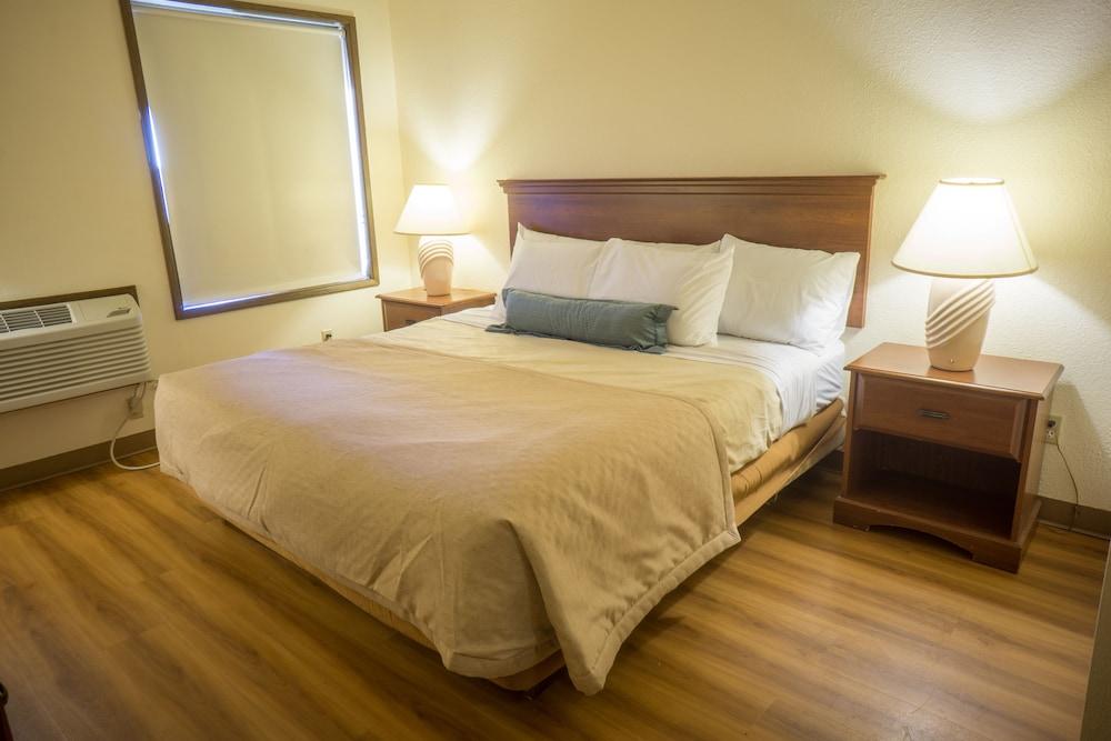 Sunnyside Inn & Suites photo 29