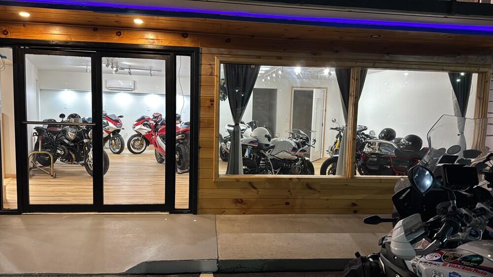 Motorcycle Inn photo 23