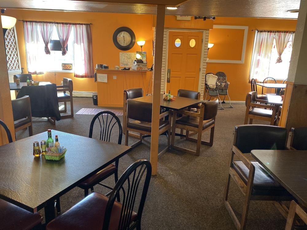 Dunes Inn photo 29