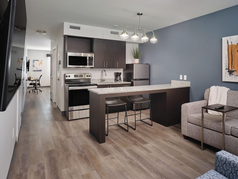 stayAPT Suites Lafayette South photo 9