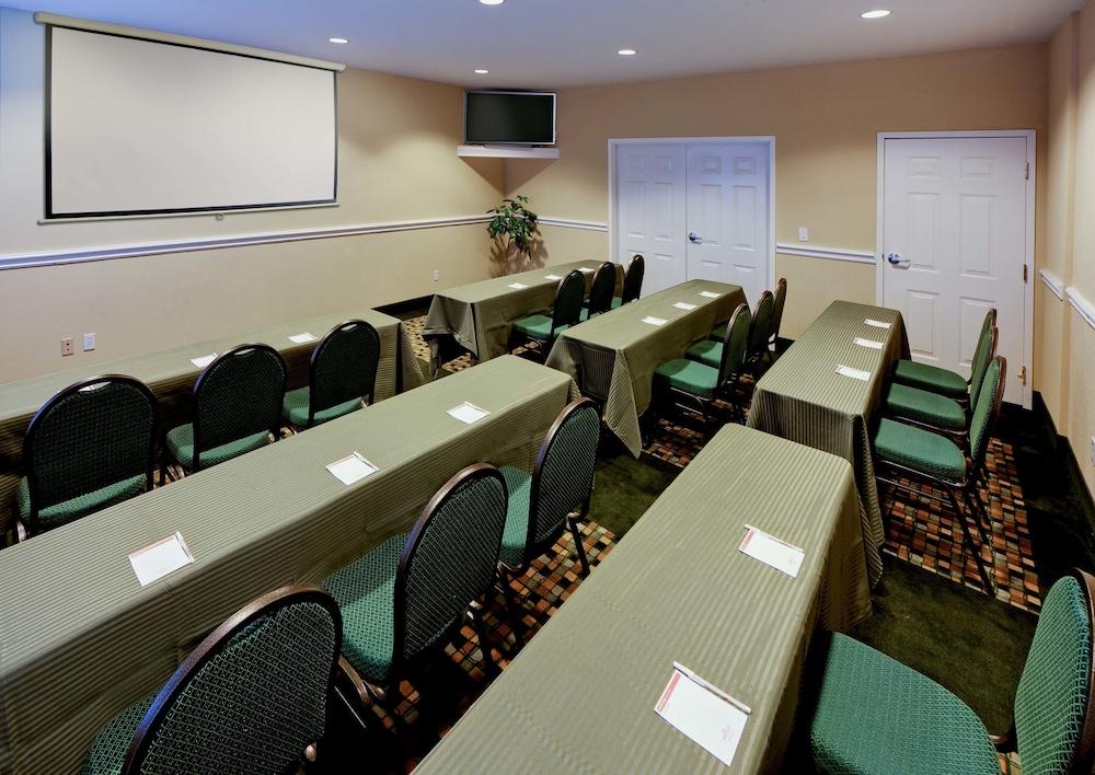 MainStay Suites Addison-Dallas photo 37
