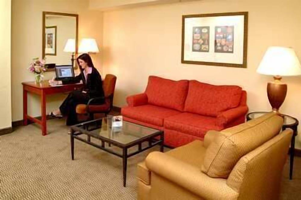 Wyndham Garden Kankakee photo 16