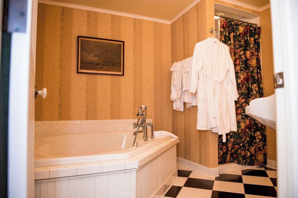 Springside Inn photo 17