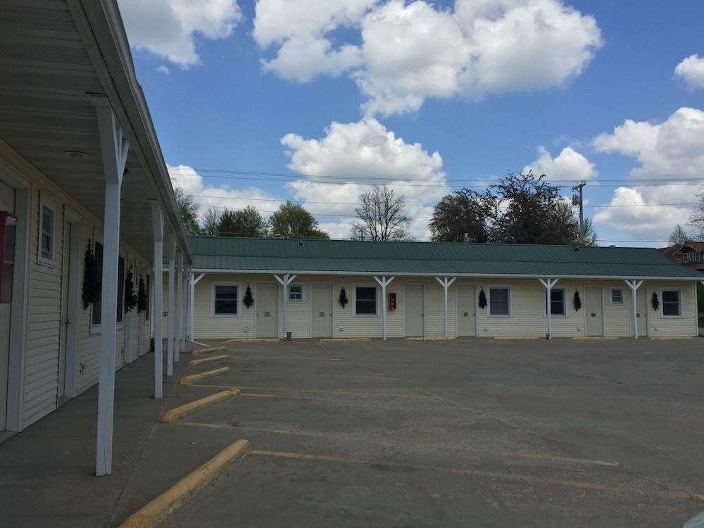 Evergreen Inn photo 11