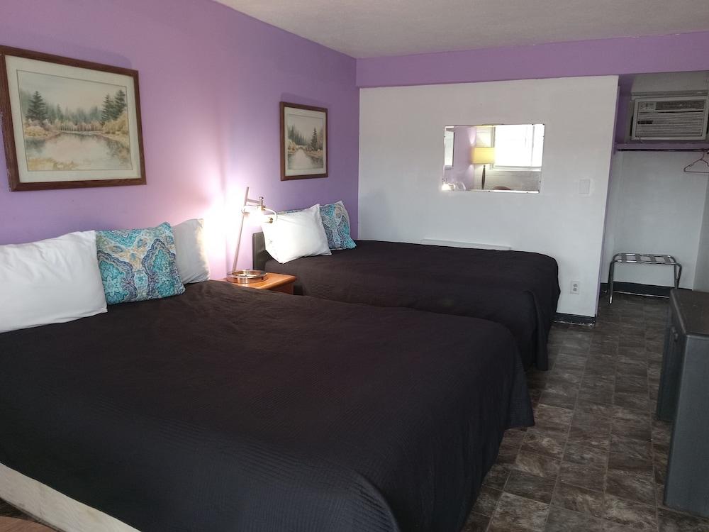 Capri Motel photo 16