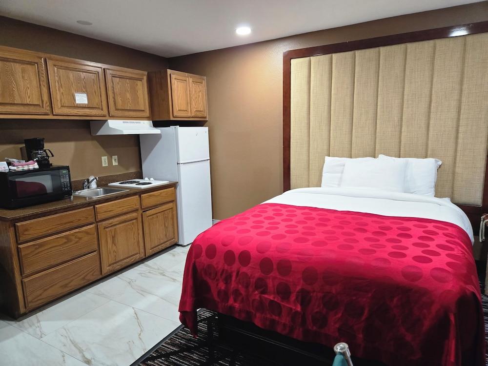 Town House Extended Stay Hotel Downtown photo 40
