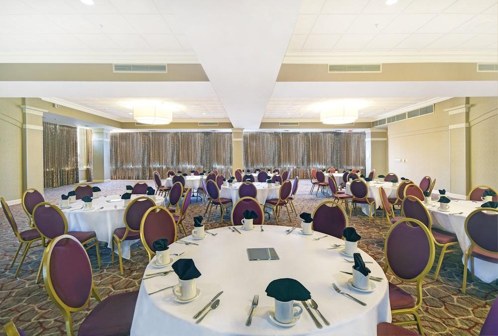 Holiday Inn Downtown Memphis by IHG photo 40