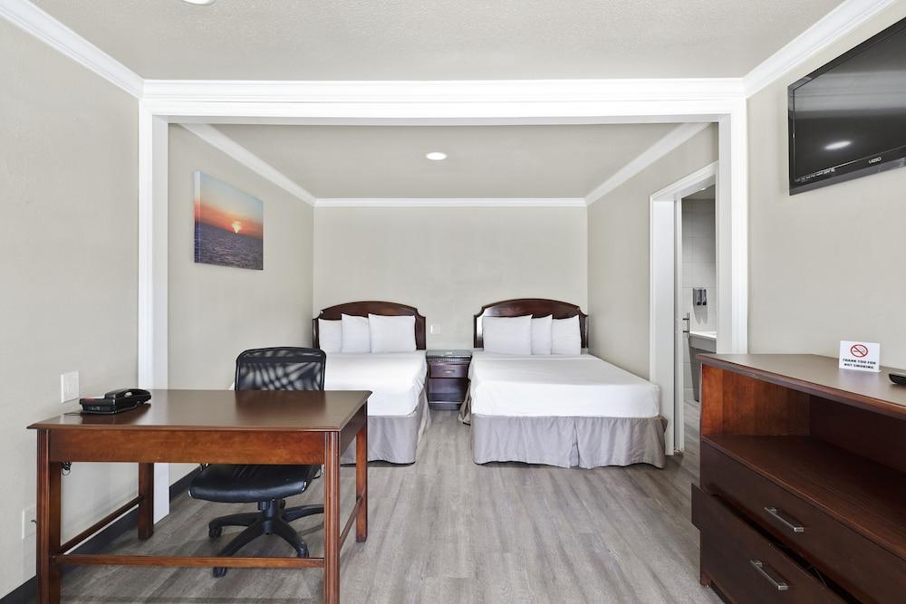 Le Blanc Inn & Suites photo 4