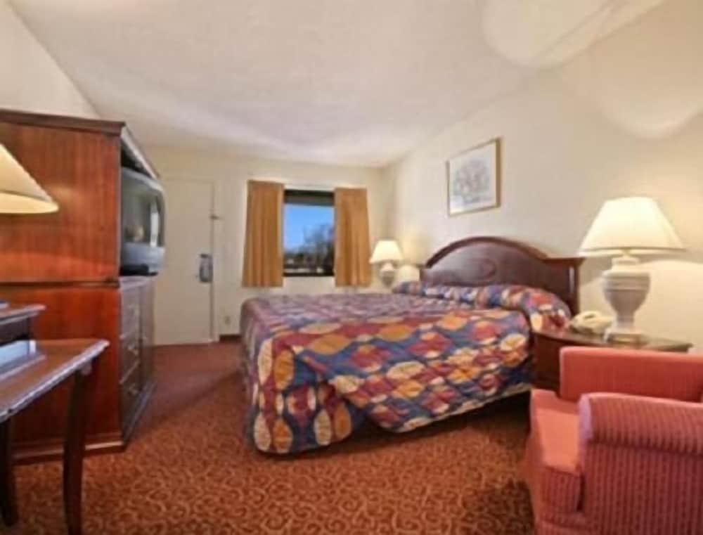 Park Hill Inn and Suites photo 13