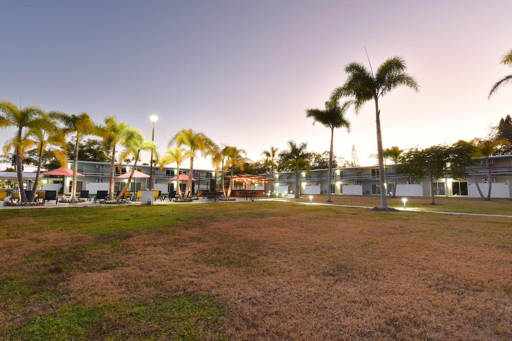 Golden Host Resort - Sarasota photo 1
