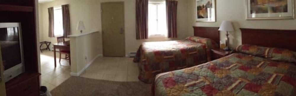 The Upper Pass Lodge at Magic Mountain photo 4