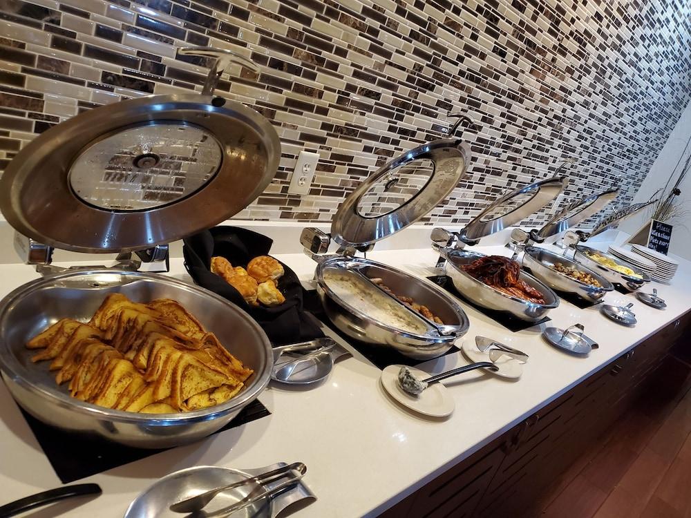 Crowne Plaza Springfield by IHG photo 14