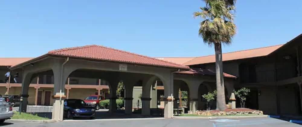 Oak Ridge Inn photo 1