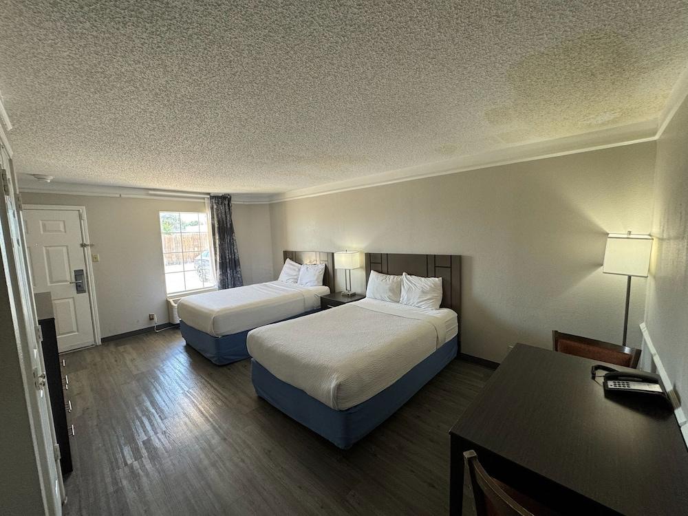 Capital O Georgetown TX I 35 photo 25