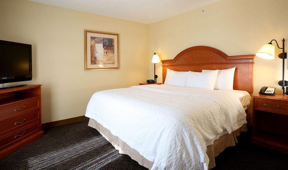 Hampton Inn Waterloo Cedar Valley photo 53
