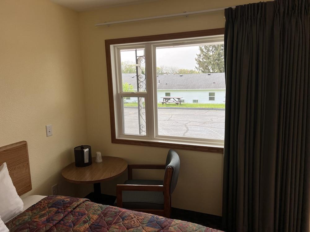 All Star Inn & Suites photo 14