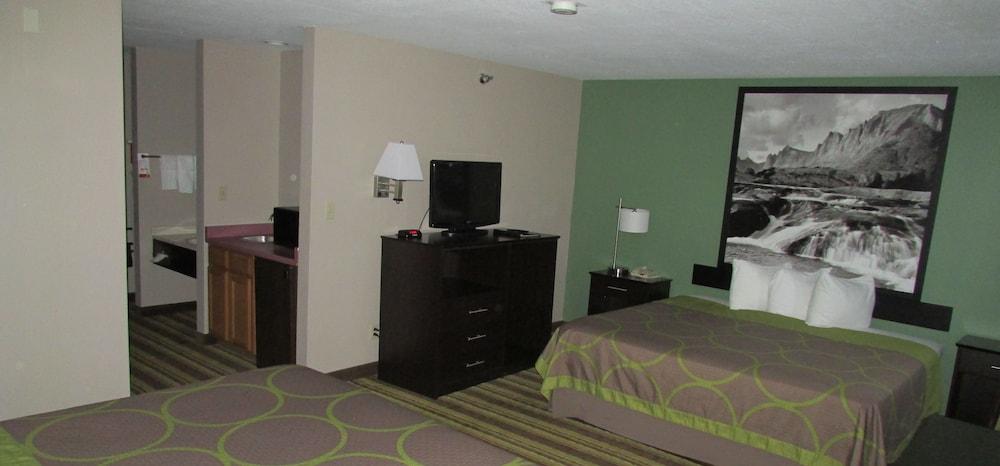 Super 8 by Wyndham Rock Springs photo 8