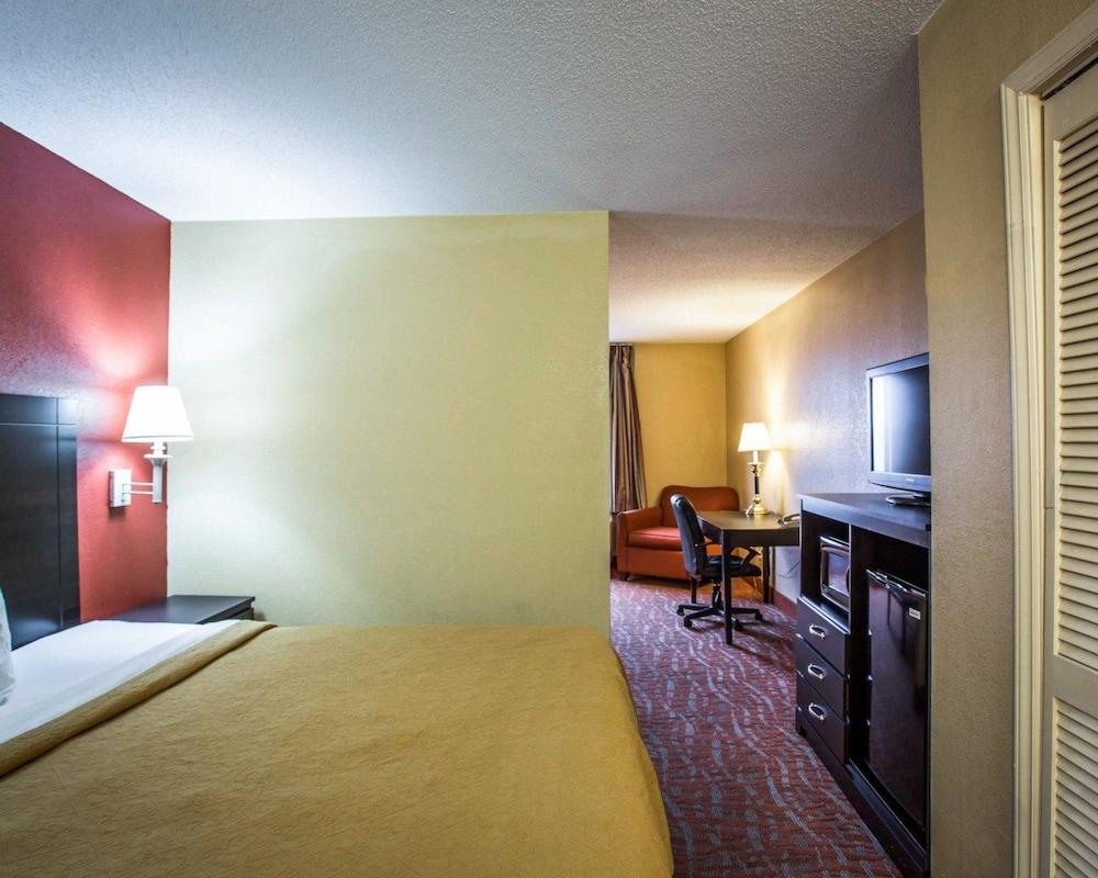 Quality Inn & Suites Monroe photo 11