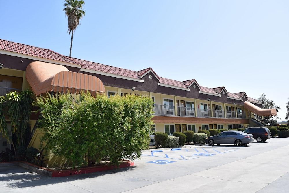 Budget Inn La Puente photo 16