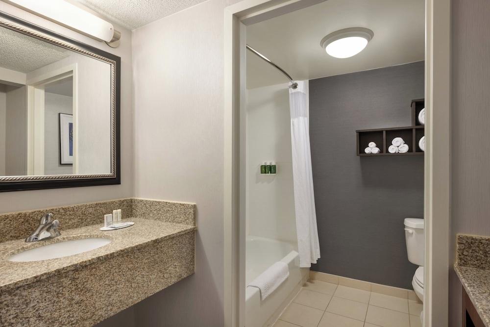 Courtyard Marriott Greenville photo 17