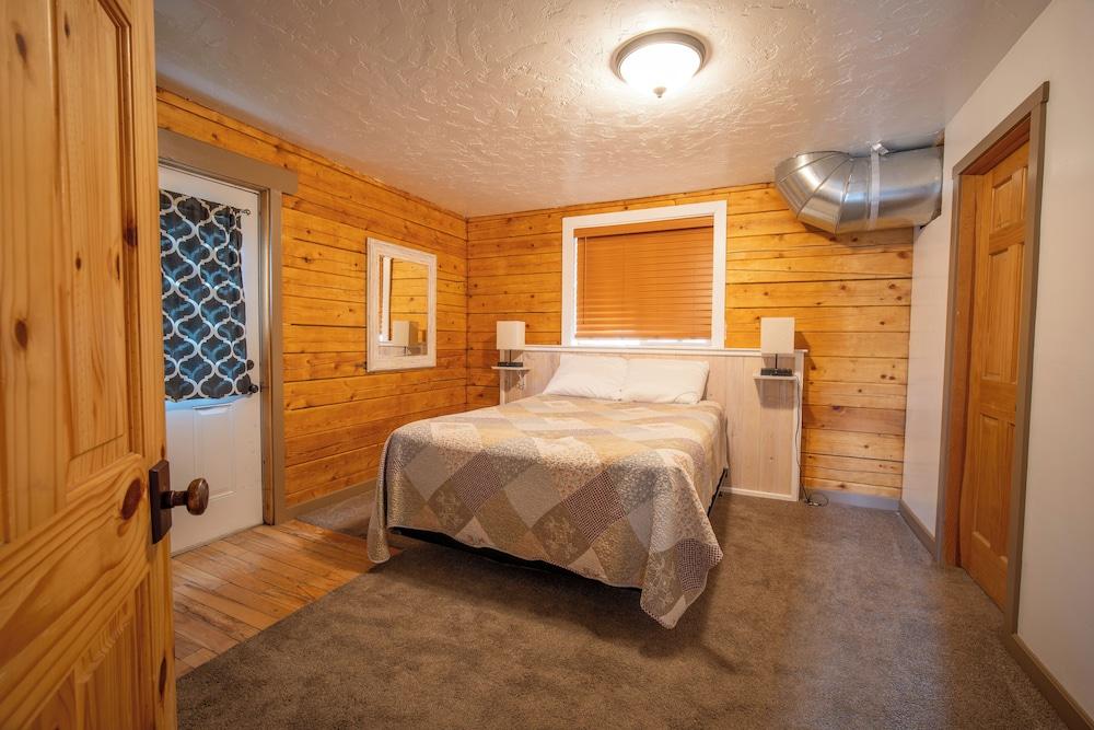 Alpine Lodge and RV photo 12