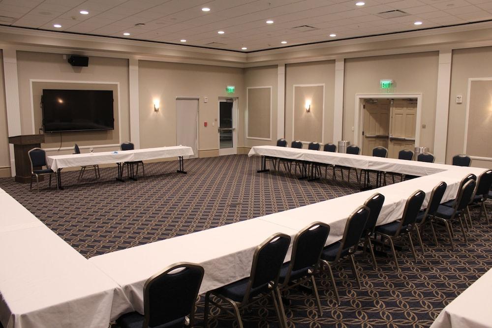 Carlisle Inn photo 20