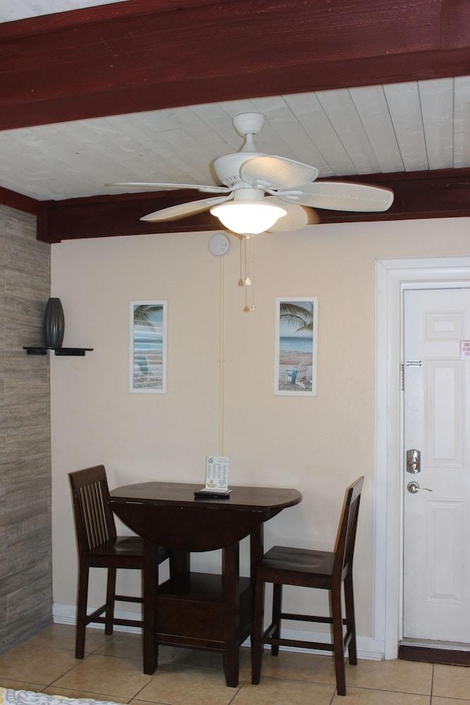 Schooner Hotel photo 12