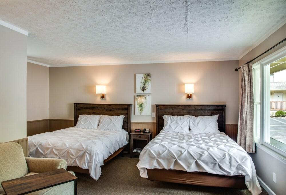 Boxwood Lodge photo 25