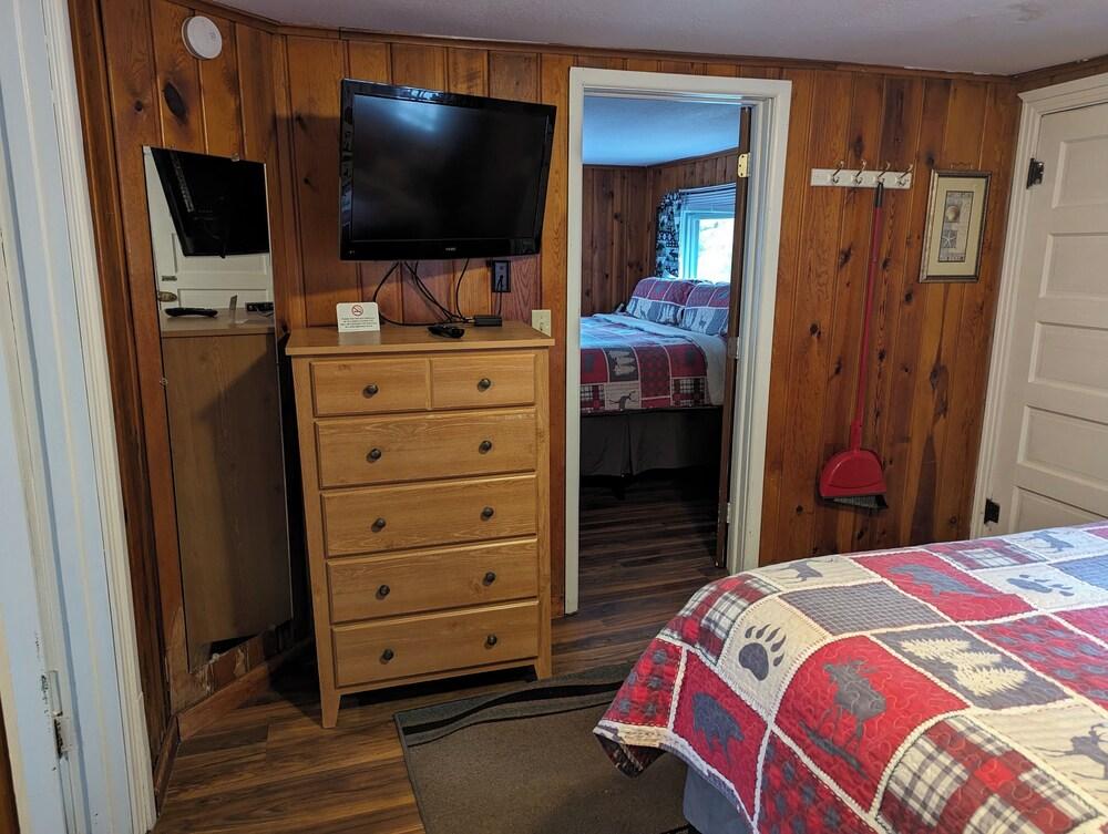 Ponderosa Pines Inn and Cabins photo 47