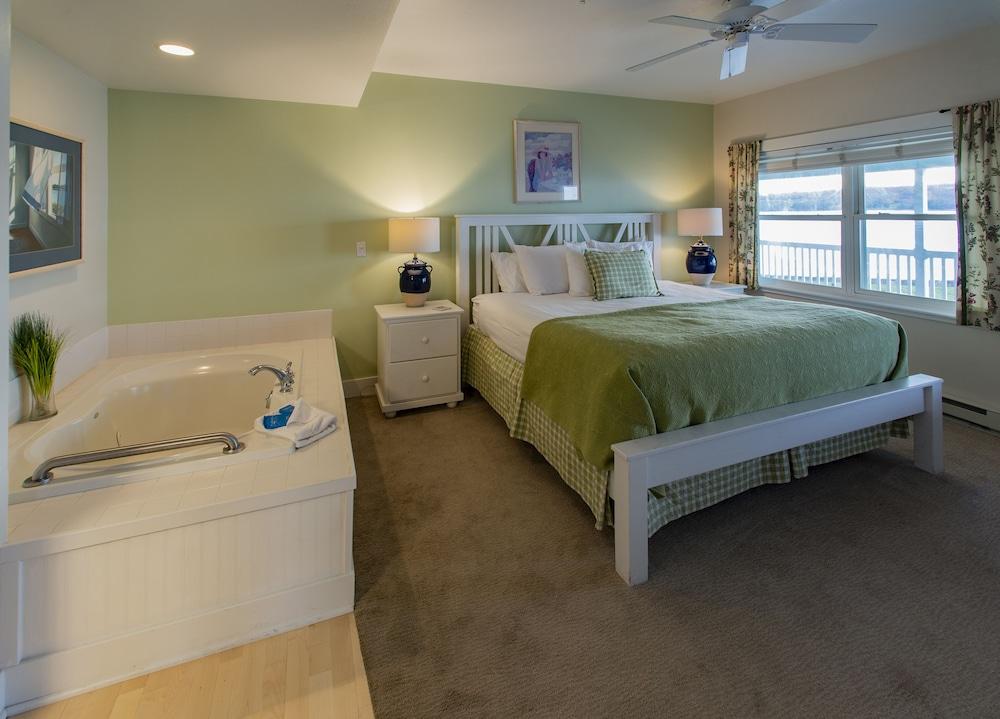 Edgewater Resort photo 20