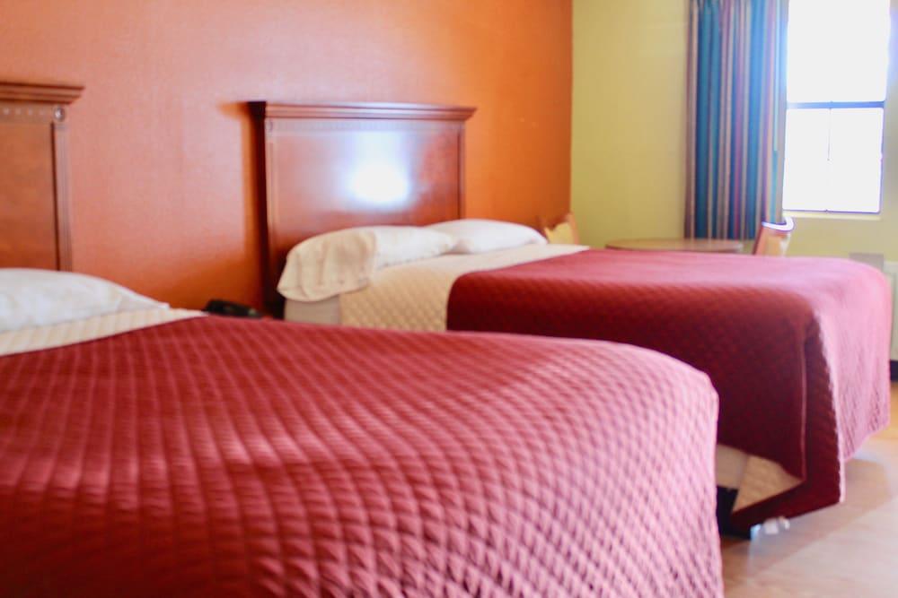 Tropicana Motel photo 8