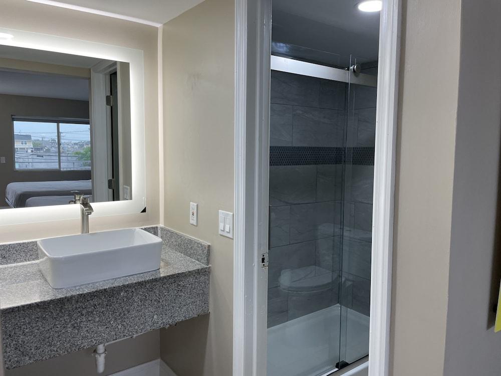 Seaside Sands Inn photo 49