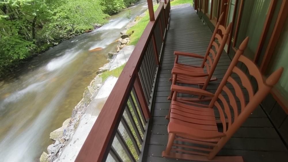 Smoky View Cottages & RV Resorts photo 22