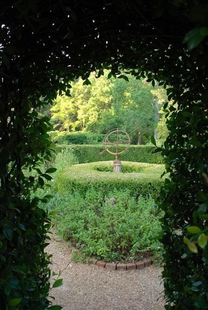 Monmouth Historic Inns and Gardens photo 39