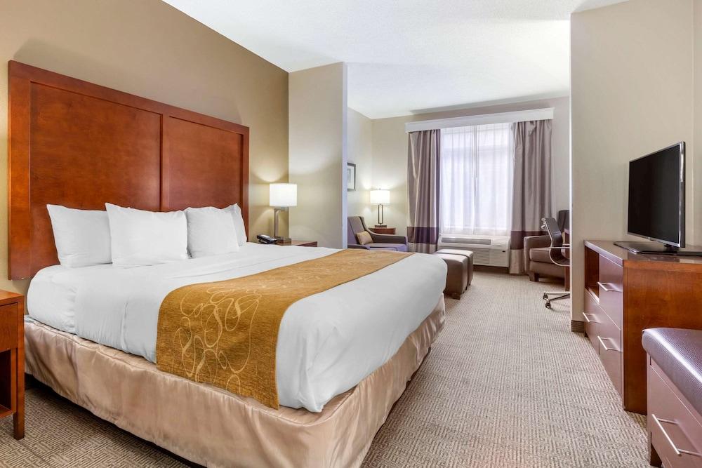 Comfort Suites Boone - University Area photo 10