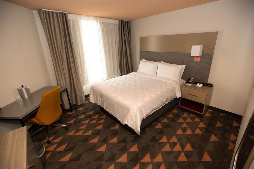 Wyndham Houston Hobby Airport photo 31