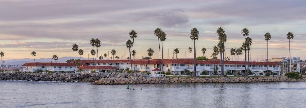 Oceanside Marina Suites photo 32