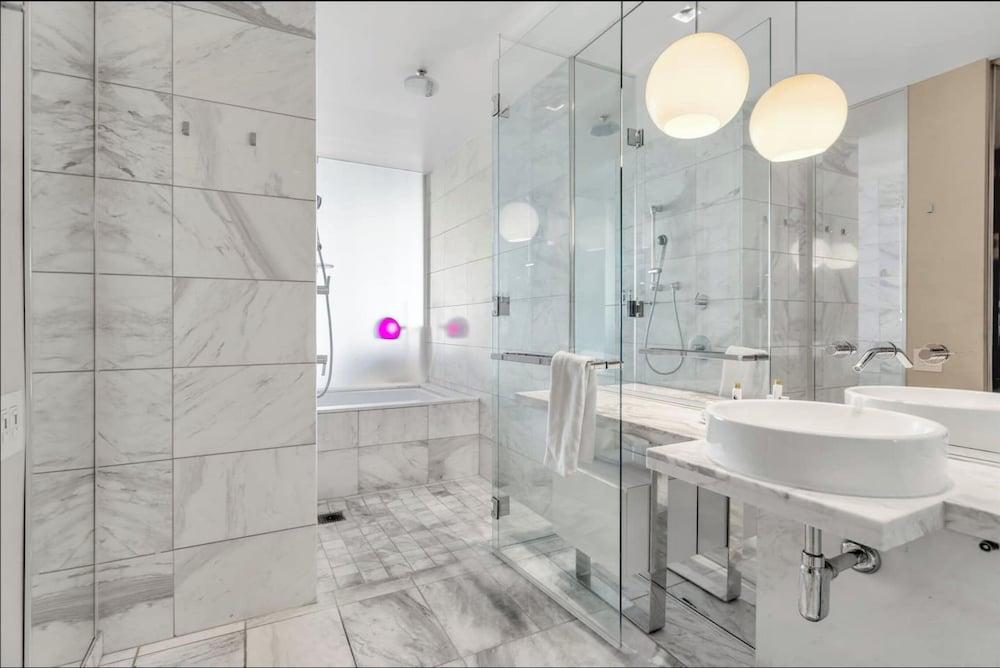 Ava's Suite 37th FLR PALMS PLACE photo 19