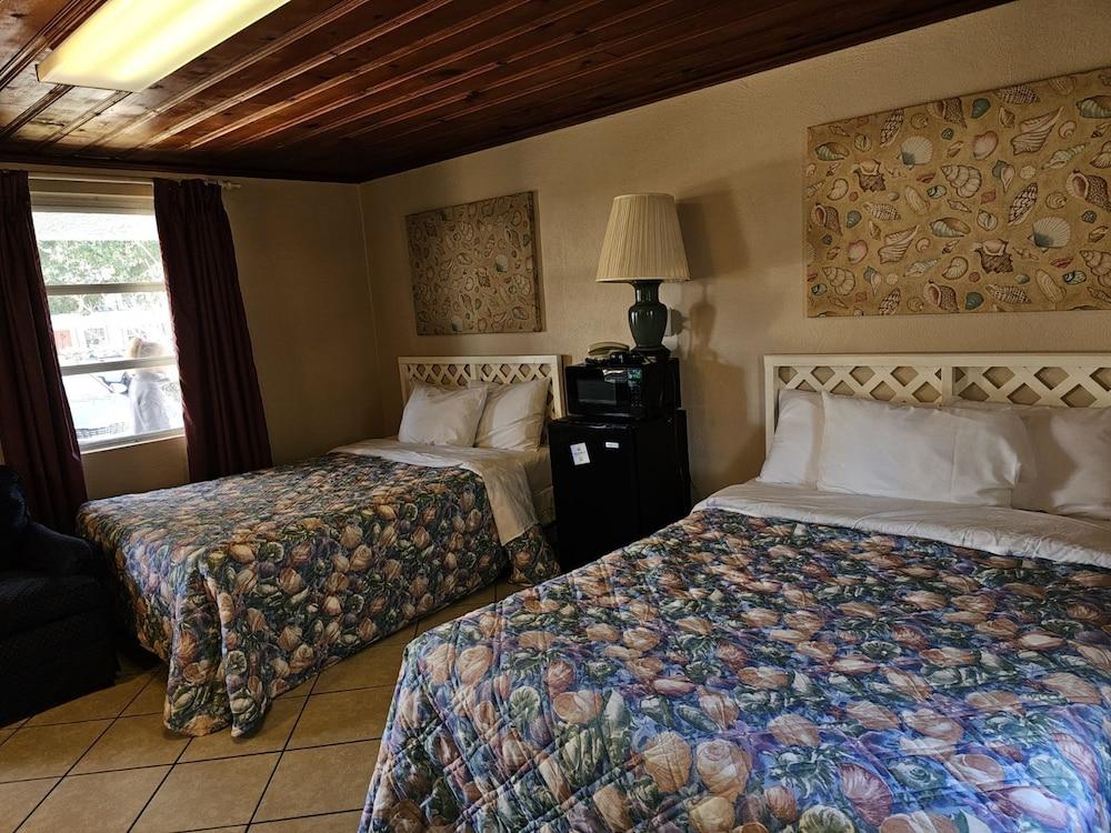Captain's Cove Motel photo 4