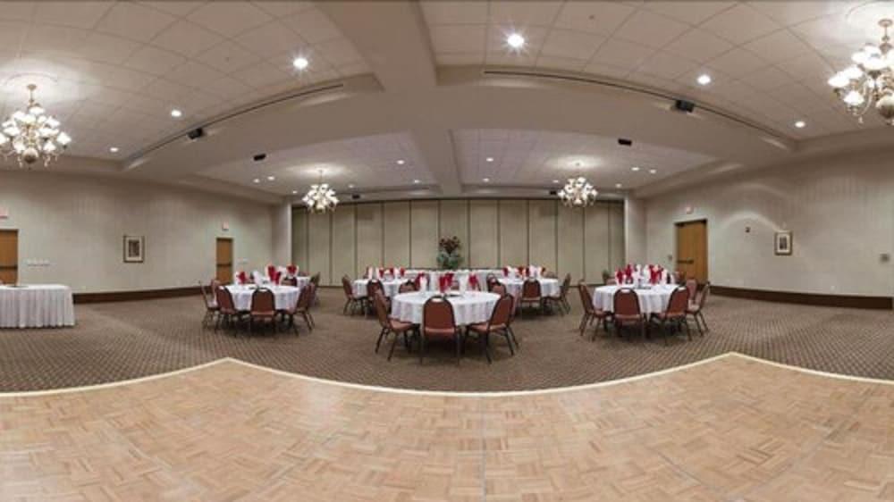 Baymont by Wyndham Belen NM photo 12