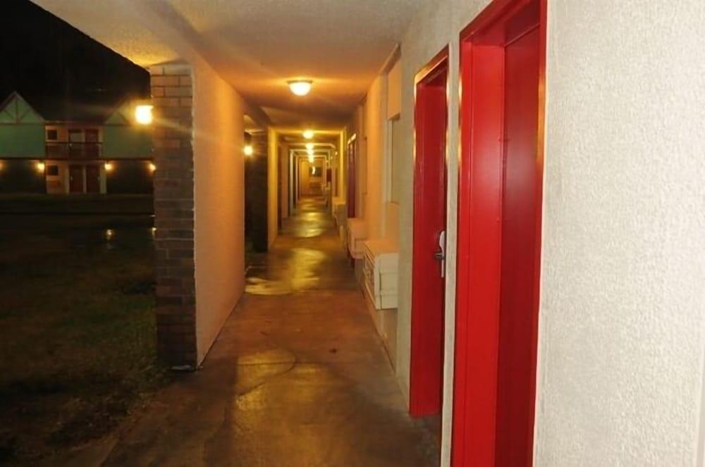 Affordable Hotel photo 14