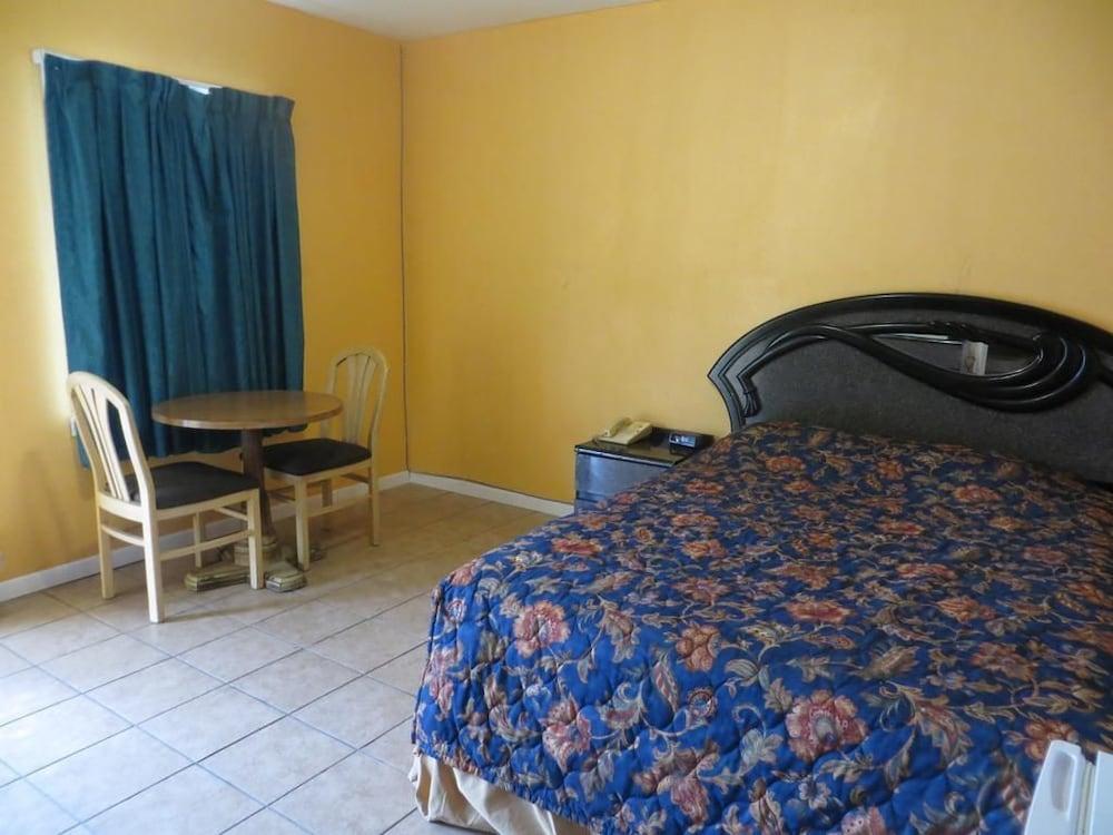 Travel Inn & Suites photo 6