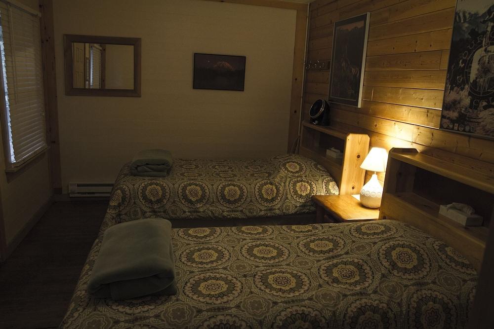 Whittaker's Motel & Historic Bunkhouse photo 38
