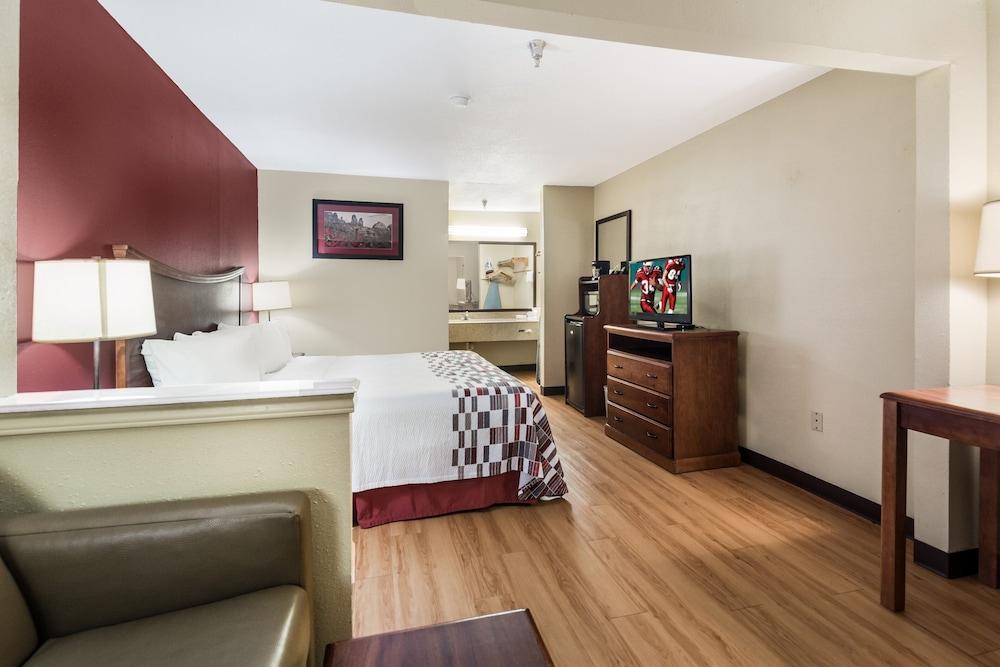 Red Roof Inn Conroe North - Willis photo 9